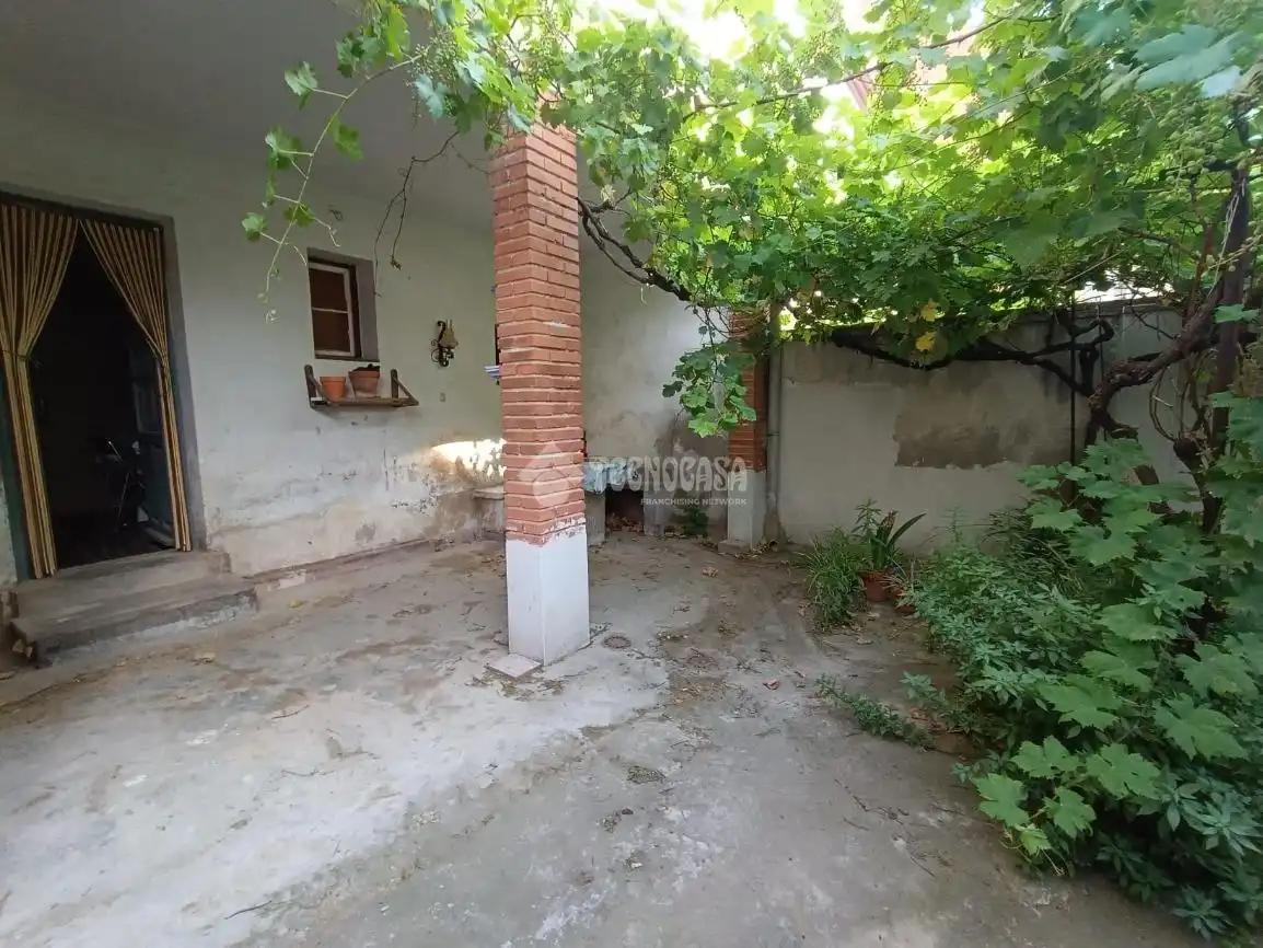 Garden of Detached homes for sale in Zaragoza