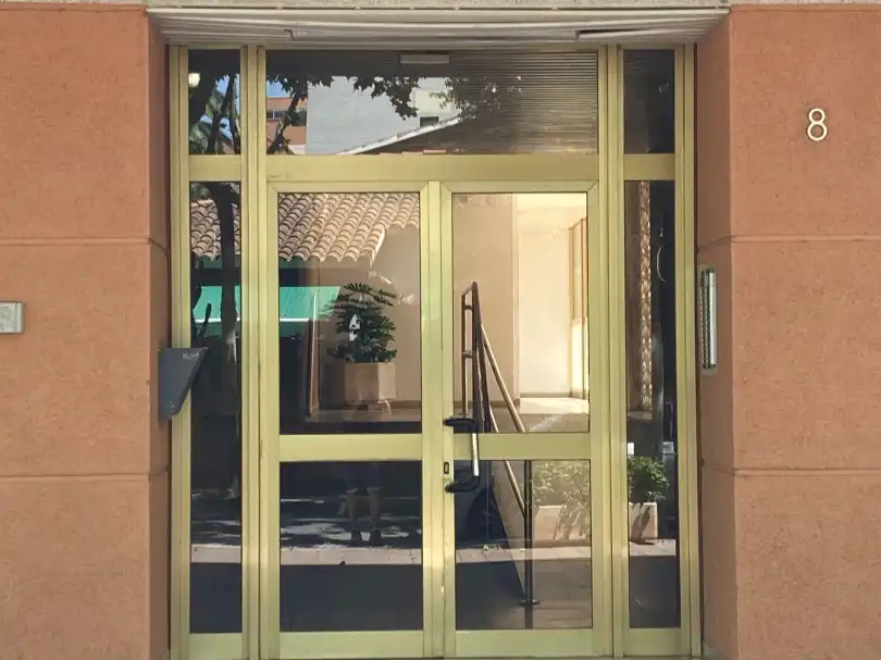 Apartment with lift to rent in Carrer de Pere III el Gran 8
