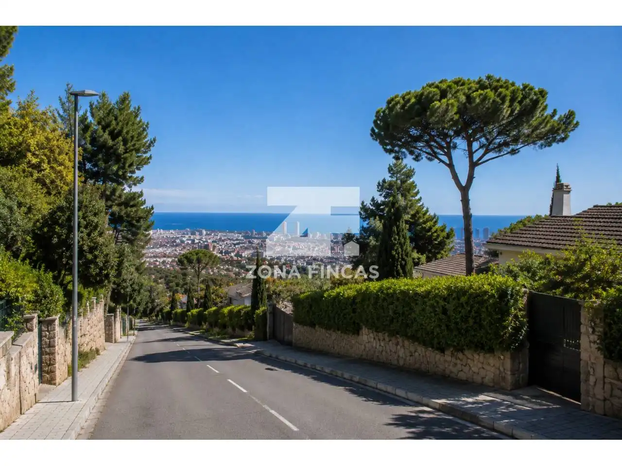 Vista exterior de Casa o chalet en venta en Badalona con Aire acondicionado, Calefacción y Jardín privado