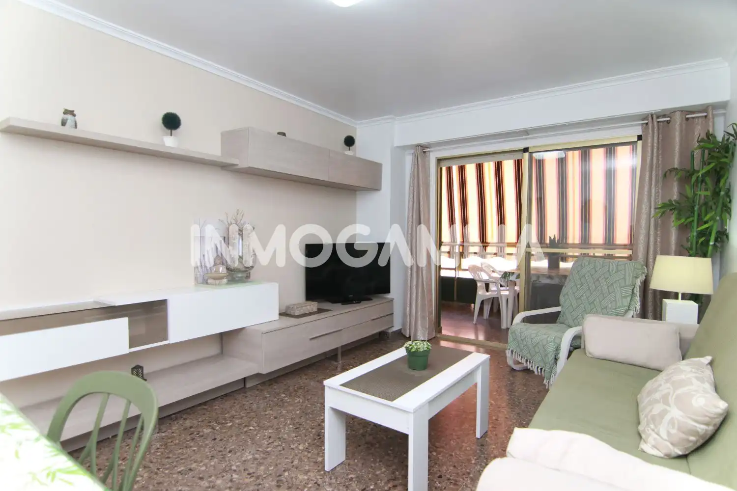 Sala de estar de Apartamento de alquiler en Cullera con Terraza, Amueblado y Piscina comunitaria