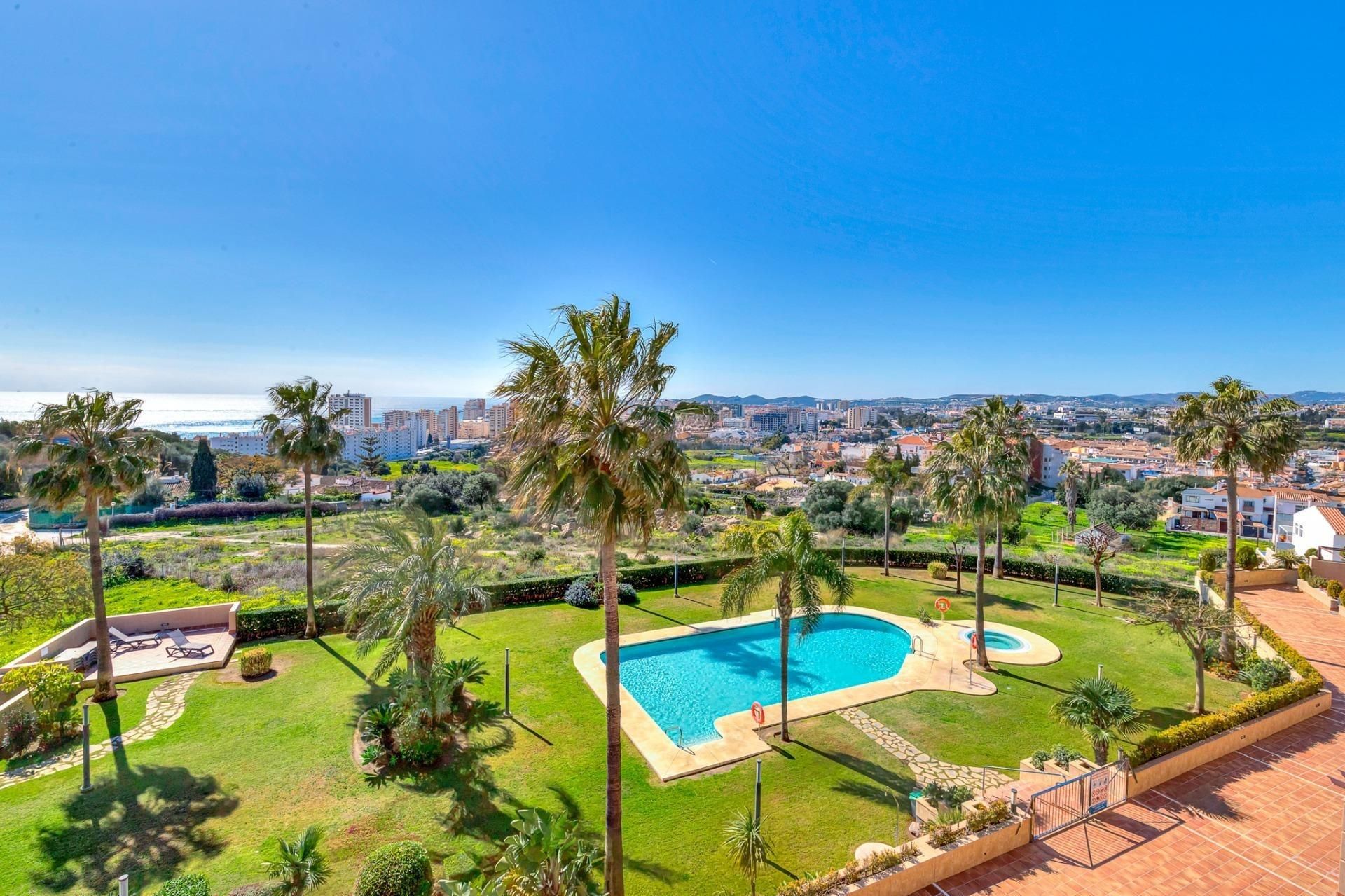 Garden of Attic for sale in Fuengirola  with Air Conditioner, Heating and Private garden