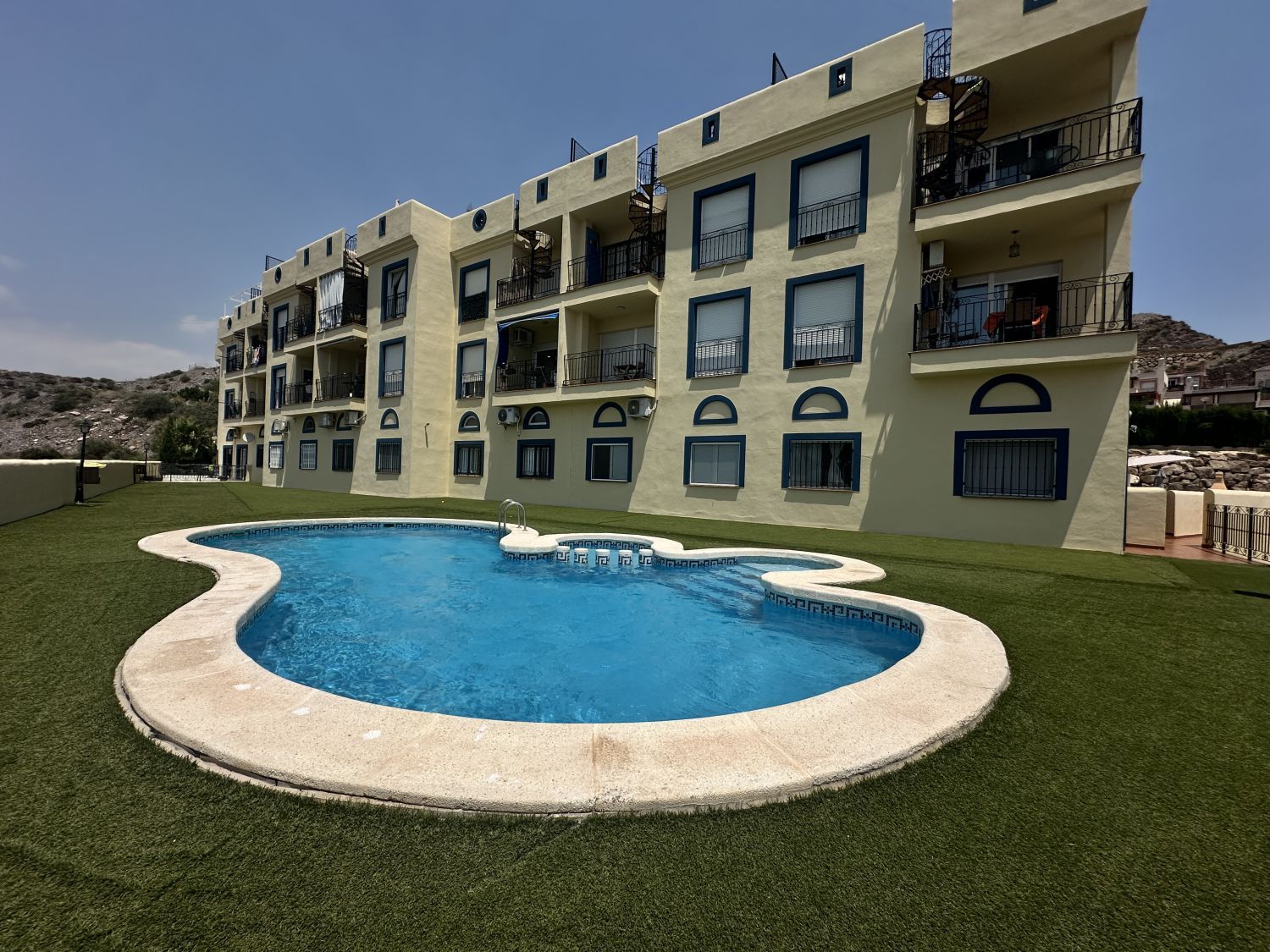 Piscina de Pis en venda en Águilas amb Traster i Balcó