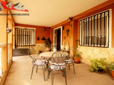 Chalet con piscina en venta en Pedanías - Extrarradio