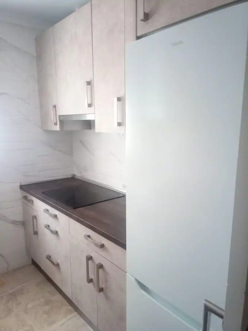 Cuina de Planta baixa de lloguer en Cádiz amb Calefacció i Moblat