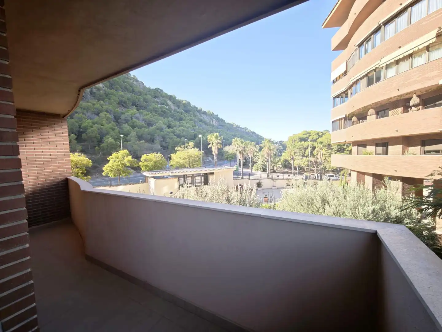 Piso con piscina en venta en Garbinet - Vistahermosa, imagen 3