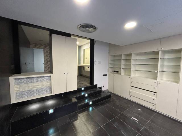 Local comercial en Alquiler en Mare de Déu de Montserrat, 15 en La Salut