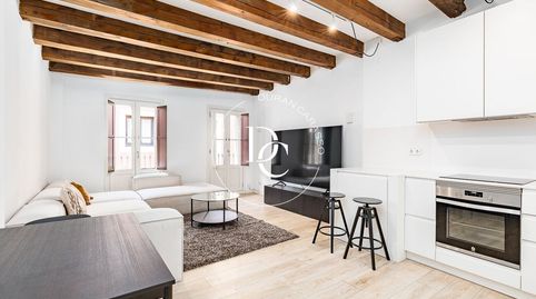 Ático de 111 m2 con vistas y terraza en venta en El Gòtic, Barcelona, imatge 3