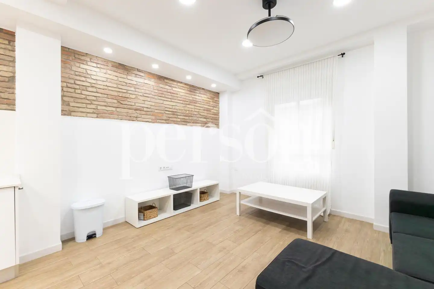 Living room of Flat for rent in Valencia  with Terrace and Furnished