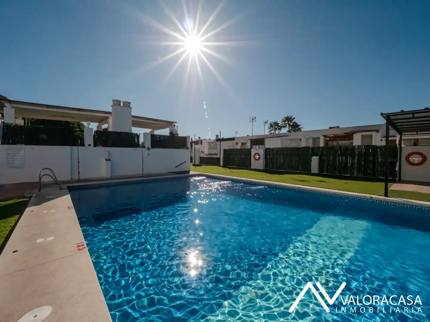 Piscina de Casa o xalet en venda en Cártama amb Aire condicionat, Terrassa i Moblat