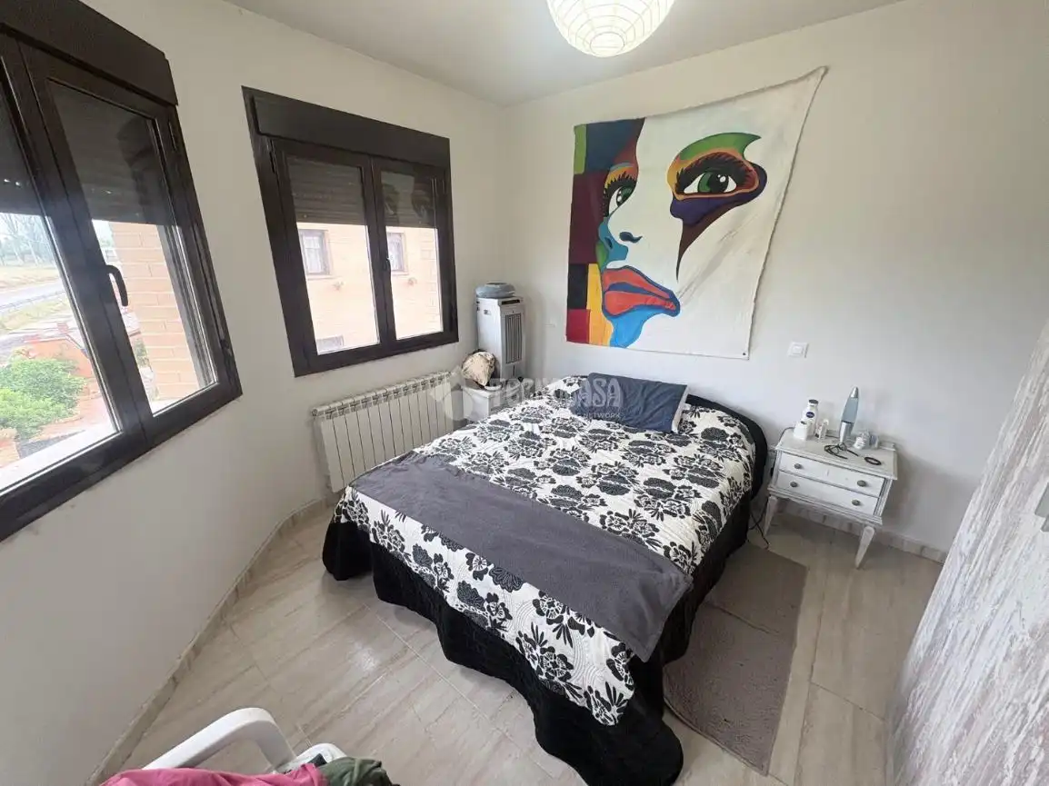 Habitación de Casa adosada en venta en Velada con Aire acondicionado, Calefacción y Jardín privado