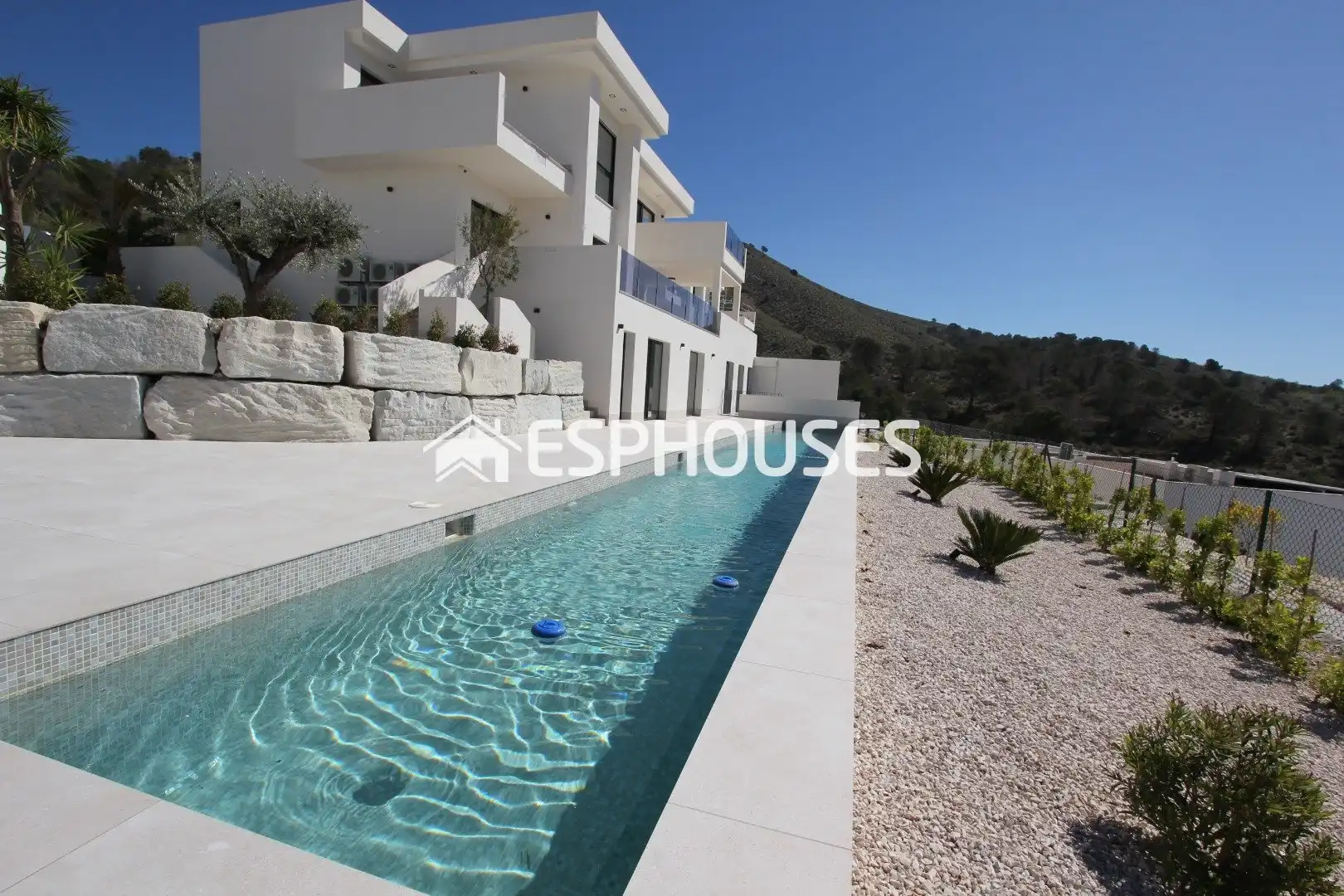 Villa avec terrasse à vendre à Golf Bahía