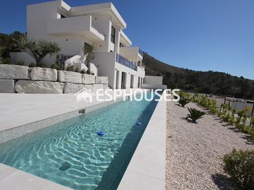 Villa mit Balkon zum Verkauf in Golf Bahía
