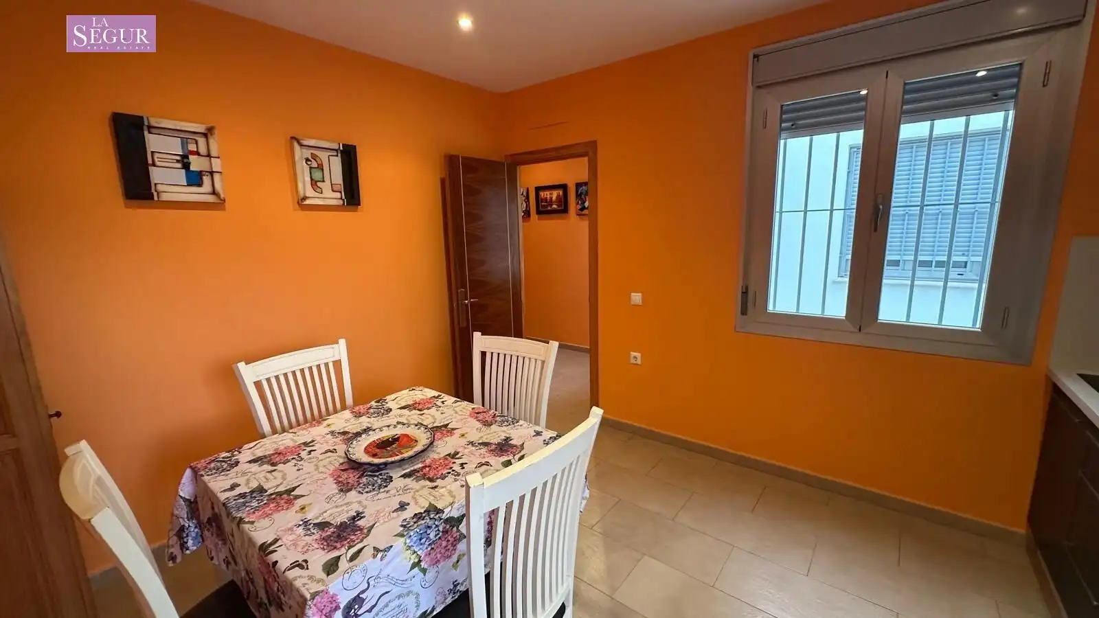 Menjador de Dúplex en venda en Conil de la Frontera amb Terrassa, Traster i Moblat