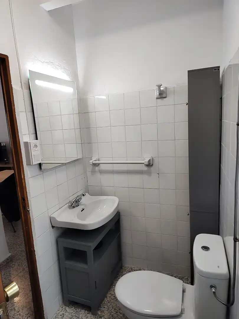 Bany de Pis de lloguer en Jaén amb Aire condicionat, Calefacció i Terrassa