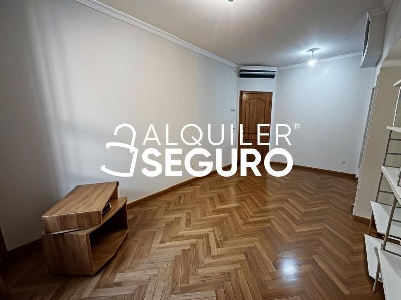 Bedroom of Study to rent in  Madrid Capital  with Heating and Swimming Pool