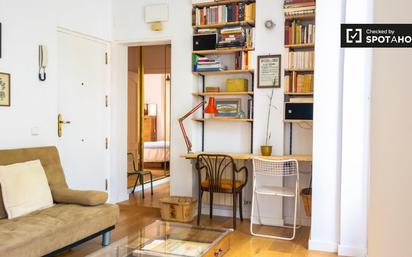 Living room of Flat to rent in  Madrid Capital  with Air Conditioner and Balcony