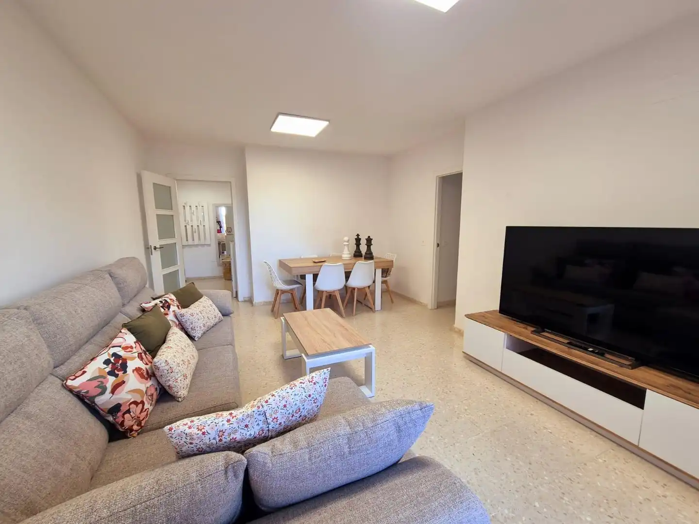 Wohnzimmer von Erdgeschoss zur Miete in Algeciras