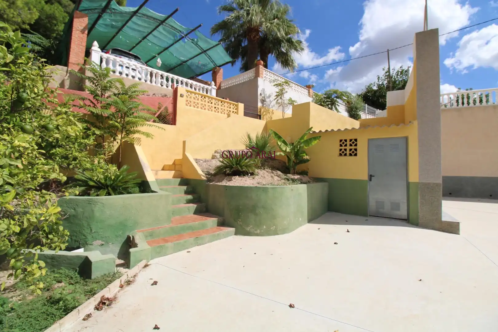 Vista exterior de Casa o xalet en venda en Alicante / Alacant amb Aire condicionat, Calefacció i Jardí privat