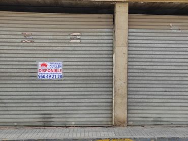Local commercial à vendre à Calle Trevélez 1