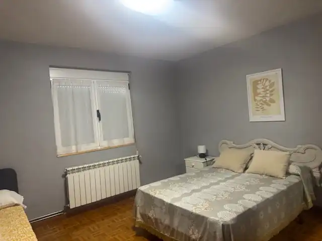 Dormitori de Casa o xalet en venda en Castropol amb Calefacció, Jardí privat i Parquet