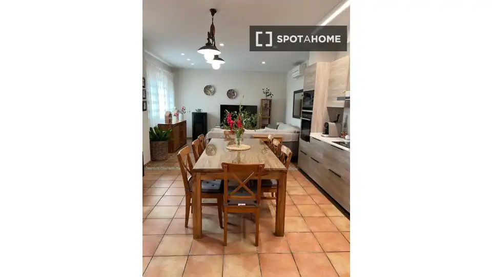Menjador de Apartament per a compartir en Corbera amb Aire condicionat, Terrassa i Moblat