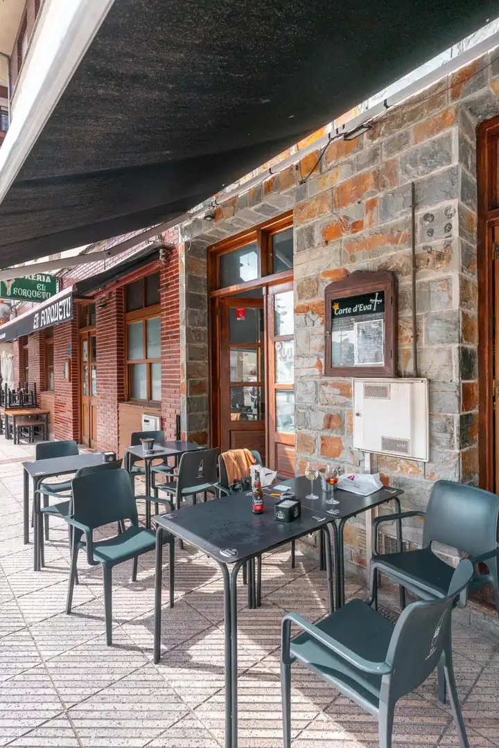 Commercial properties for rent in Parres