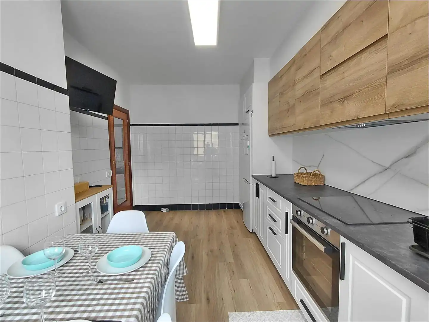 Cuina de Casa o xalet en venda en Vilagarcía de Arousa amb Calefacció, Terrassa i Traster