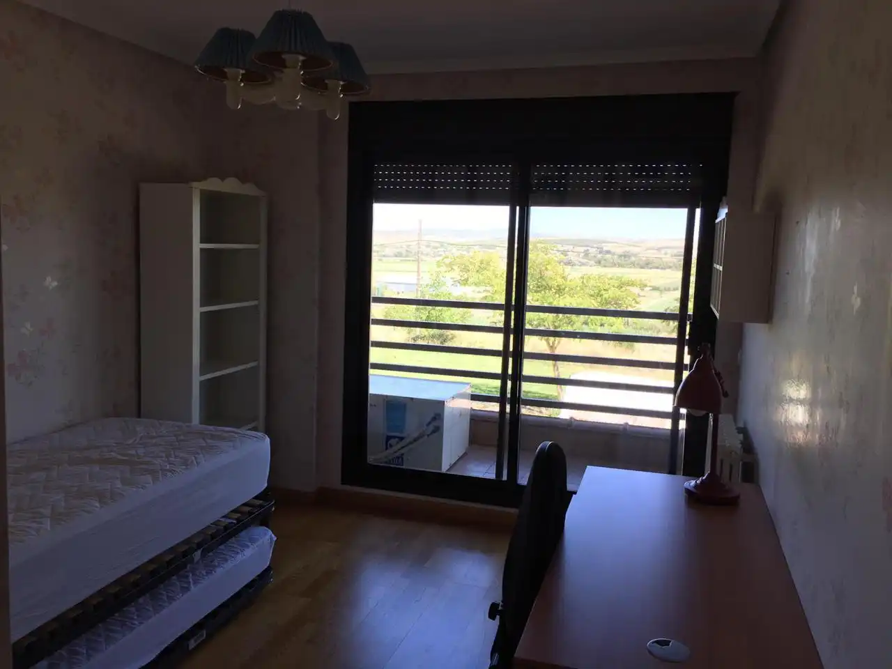 Habitación de Casa o chalet de alquiler en Villanueva de Gállego con Aire acondicionado, Calefacción y Jardín privado