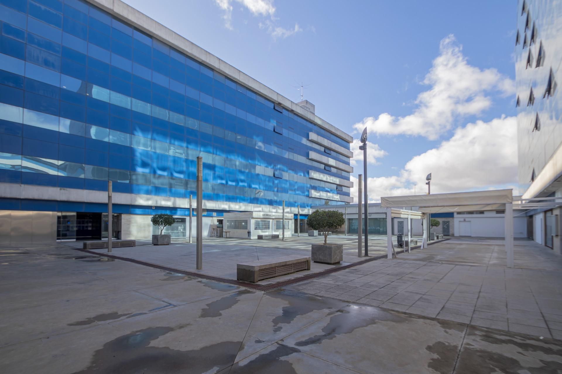 Vista exterior de Oficina en venda en  Sevilla Capital amb Aire condicionat i Calefacció