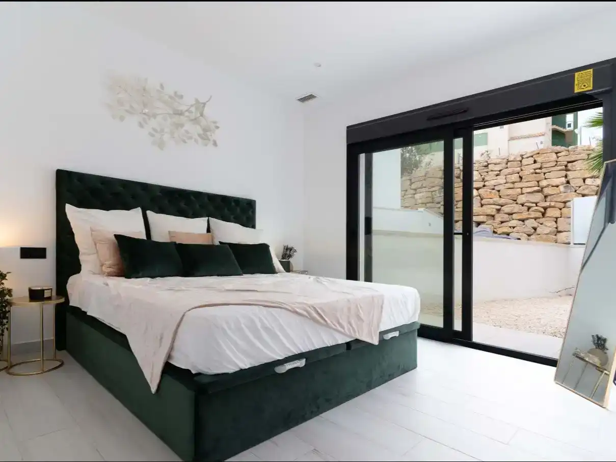 Schlafzimmer von Wohnungen zur Miete in Finestrat mit Klimaanlage, Schwimmbad und Balkon