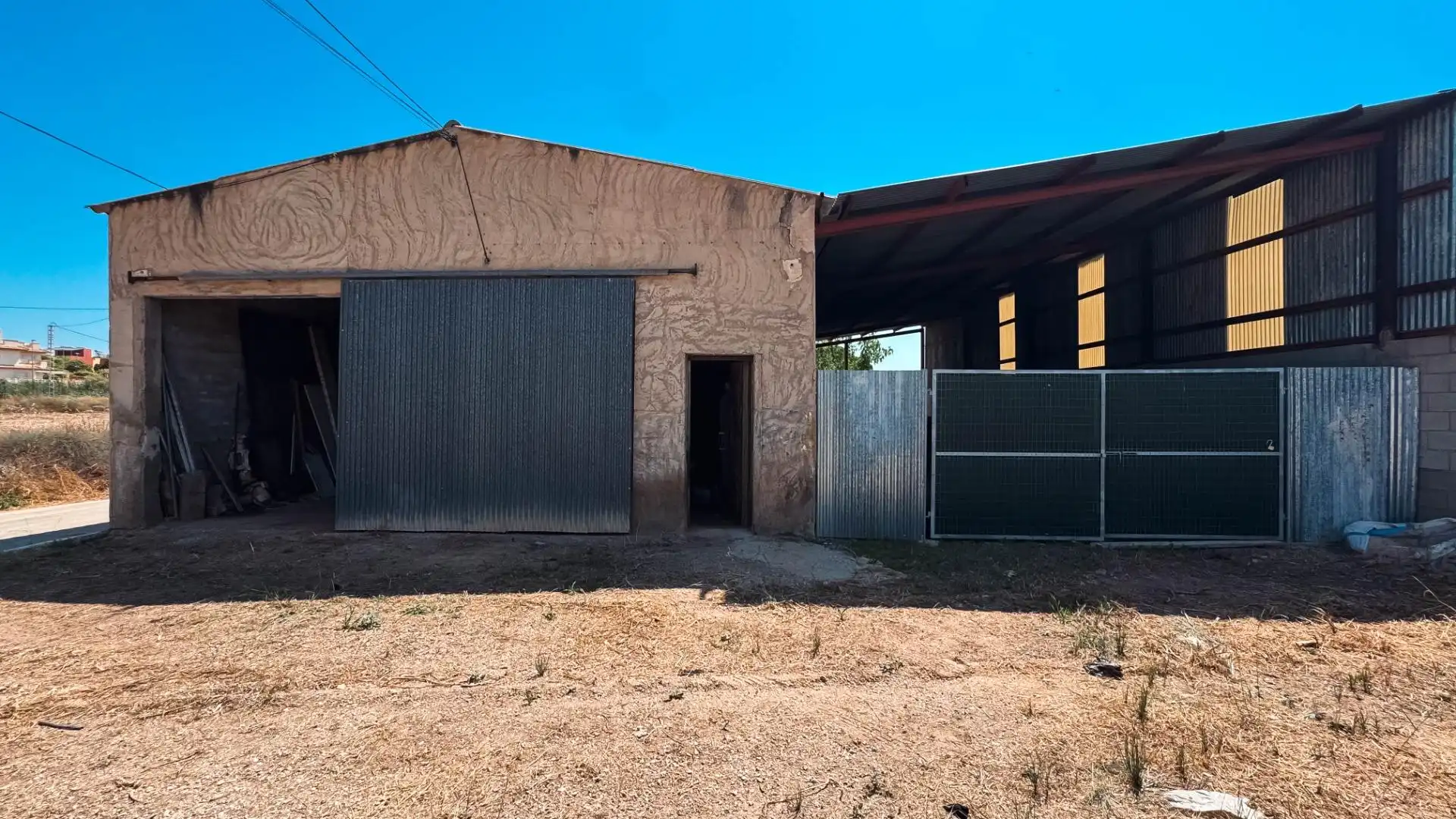 Vista exterior de Nave industrial en venta en Murcia