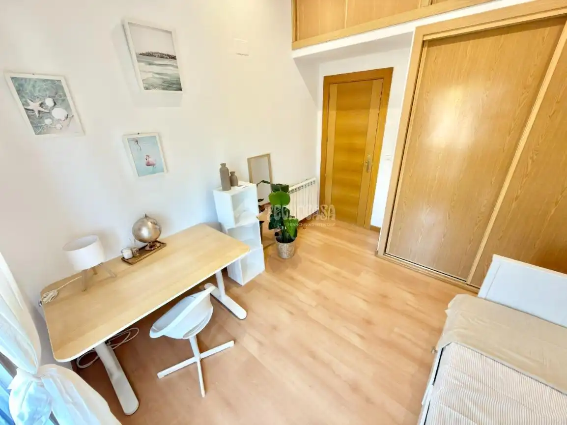 Casa adosada en venta en Cabanillas del Campo con Calefacción, Parquet y Trastero