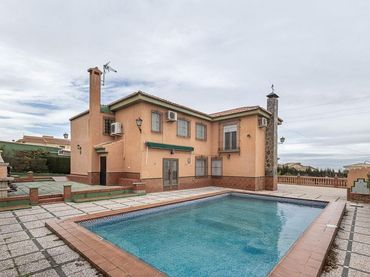 Villa mit Pool zum Verkauf in Avenida Molino Alto