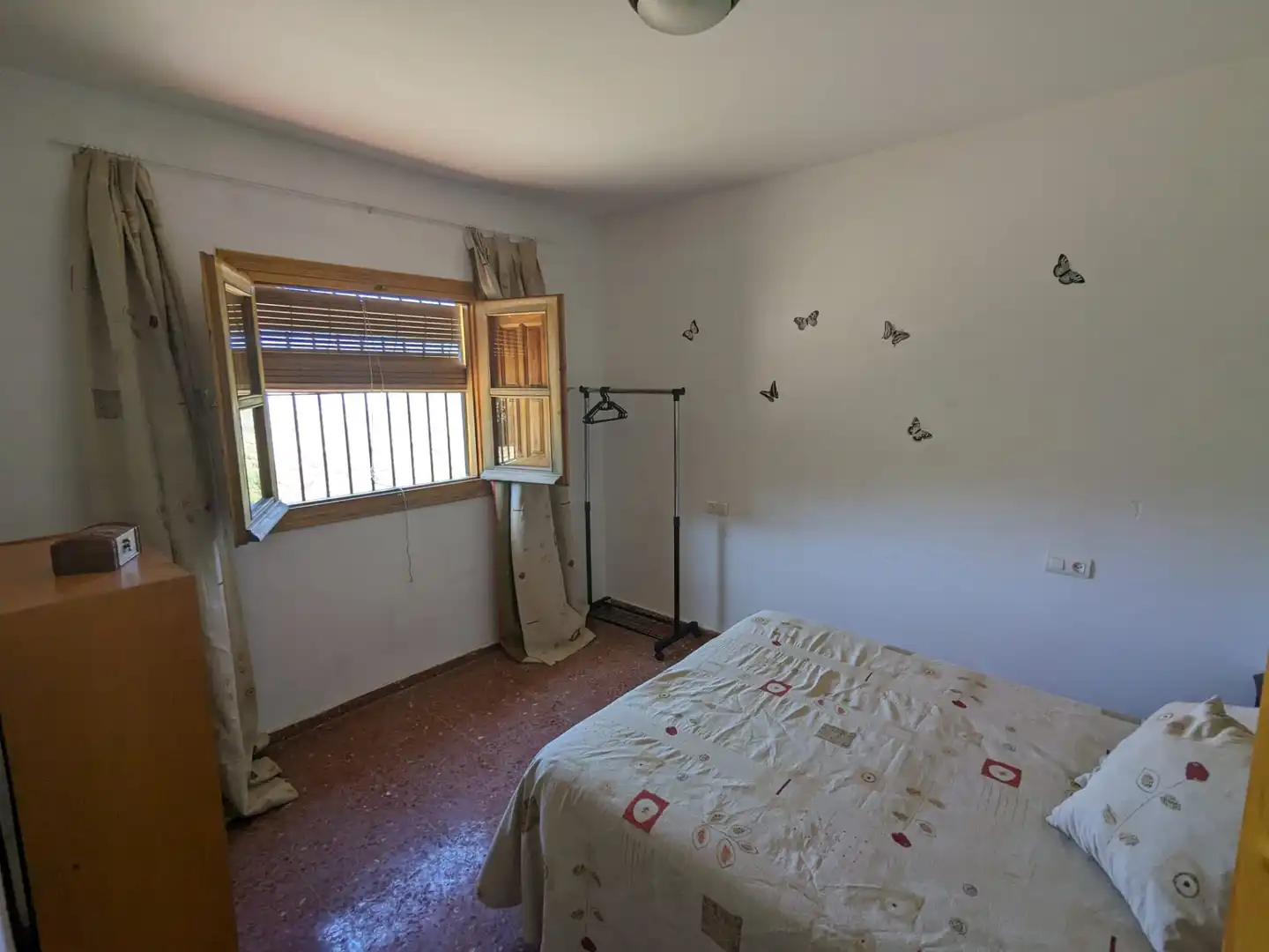 Dormitori de Casa o xalet en venda en Vélez de Benaudalla amb Jardí privat i Moblat