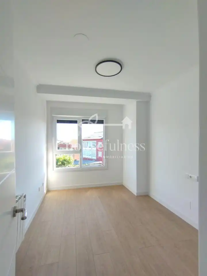 Habitación de Apartamento de alquiler en Ferrol con Calefacción, Trastero y Amueblado