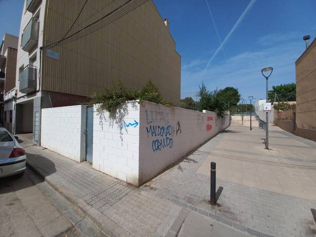 Terreno residencial en Venta en Carrer BARCELONA, 47 en Les Roquetes