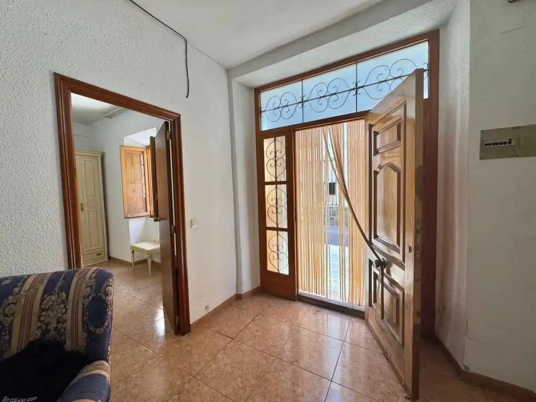 Casa adosada en venta en Ayora con Calefacción, Terraza y Trastero
