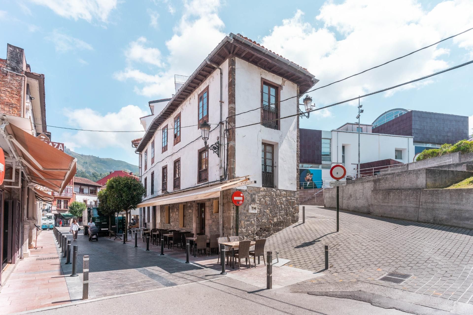 Exterior view of Single-family semi-detached for sale in Cangas de Onís