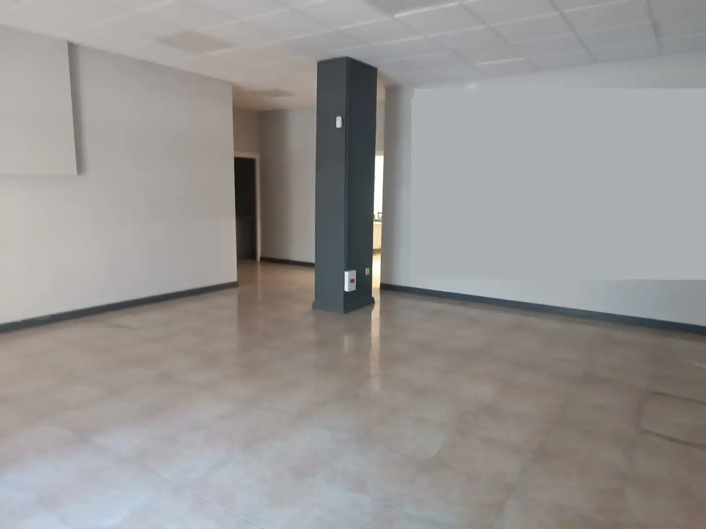 Local comercial de lloguer a Monzón