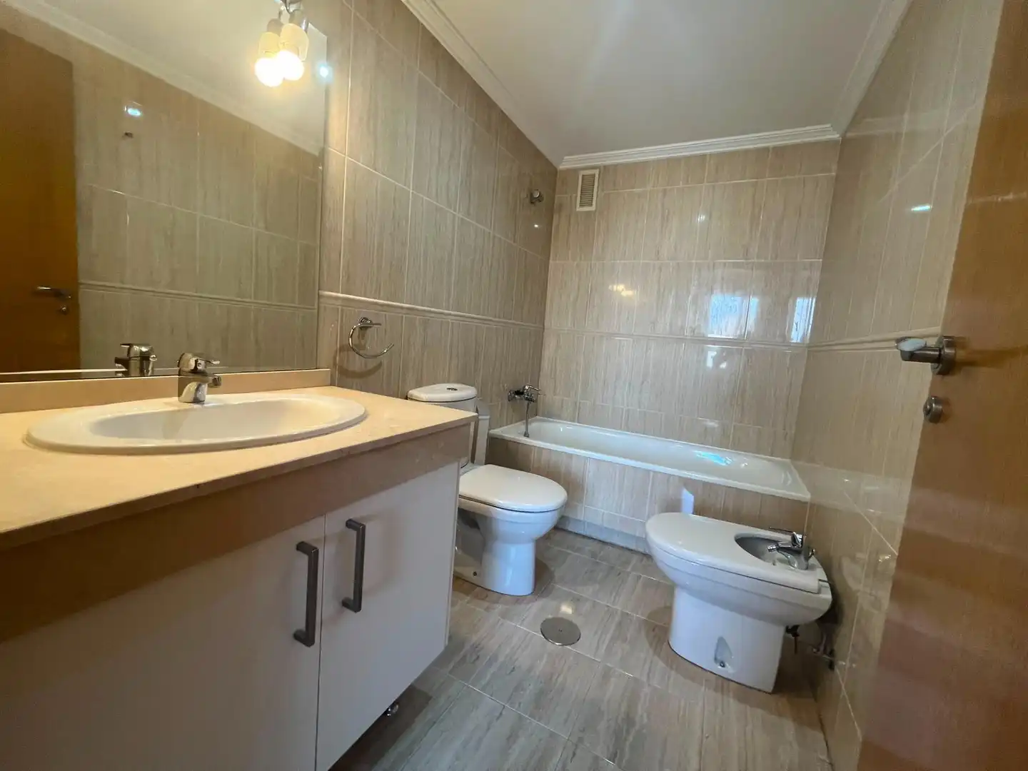 Badezimmer von Wohnung zur Miete in Murcia mit Klimaanlage, Heizung und Abstellraum