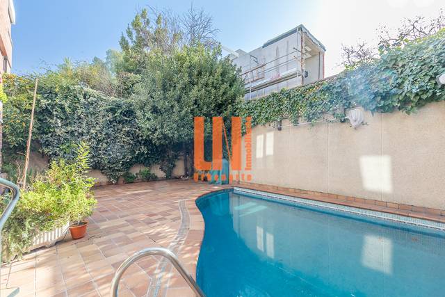 Casa adosada en Venta en Canillas