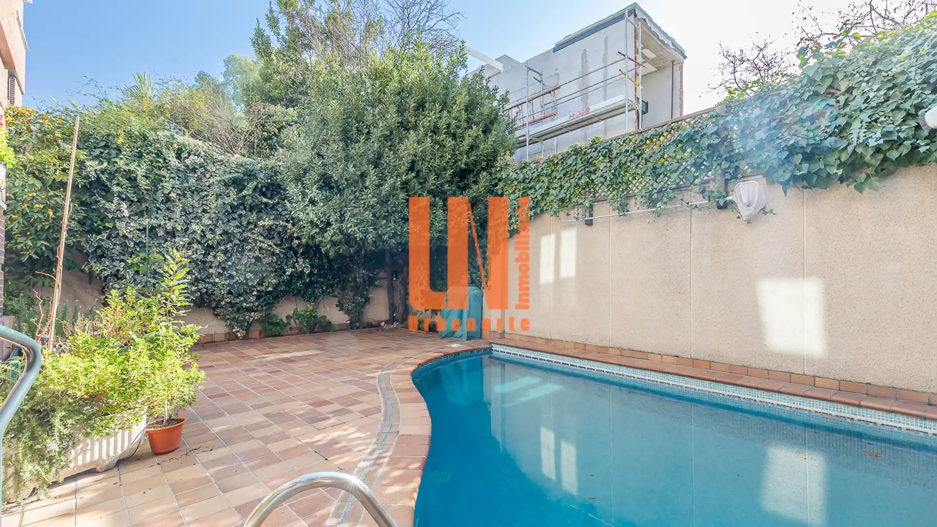 Jardín de Casa adosada en venta en  Madrid Capital con Aire acondicionado, Calefacción y Jardín privado