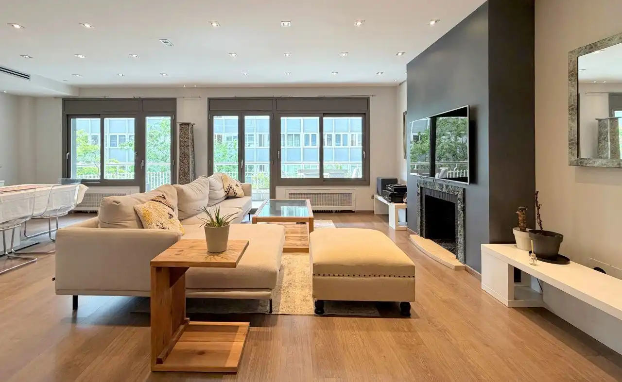 Sala de estar de Piso en venta en Barcelona con Aire acondicionado, Calefacción y Terraza