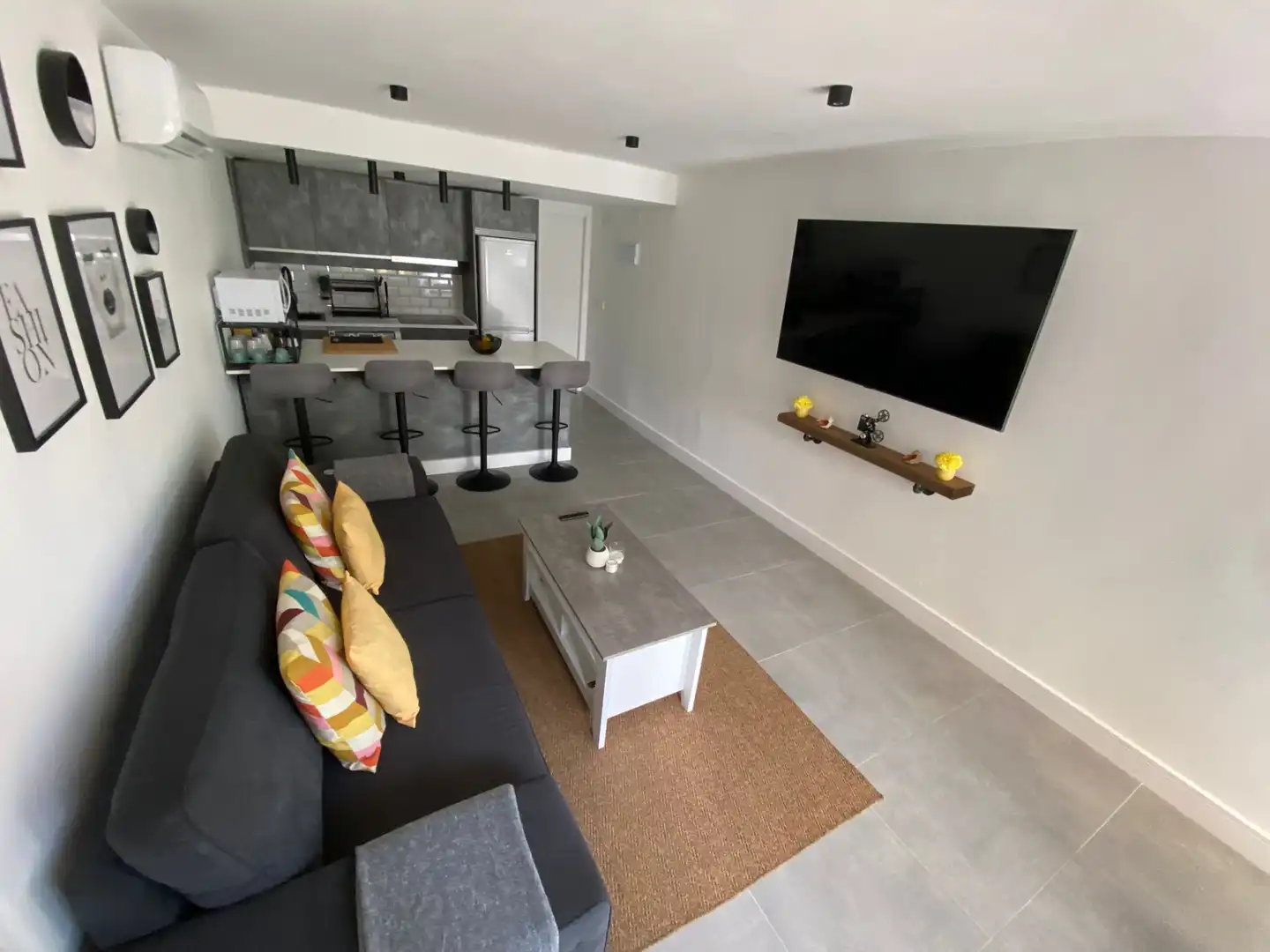 Living room of Flat for rent in Torremolinos  with Air Conditioner, Heating and Furnished