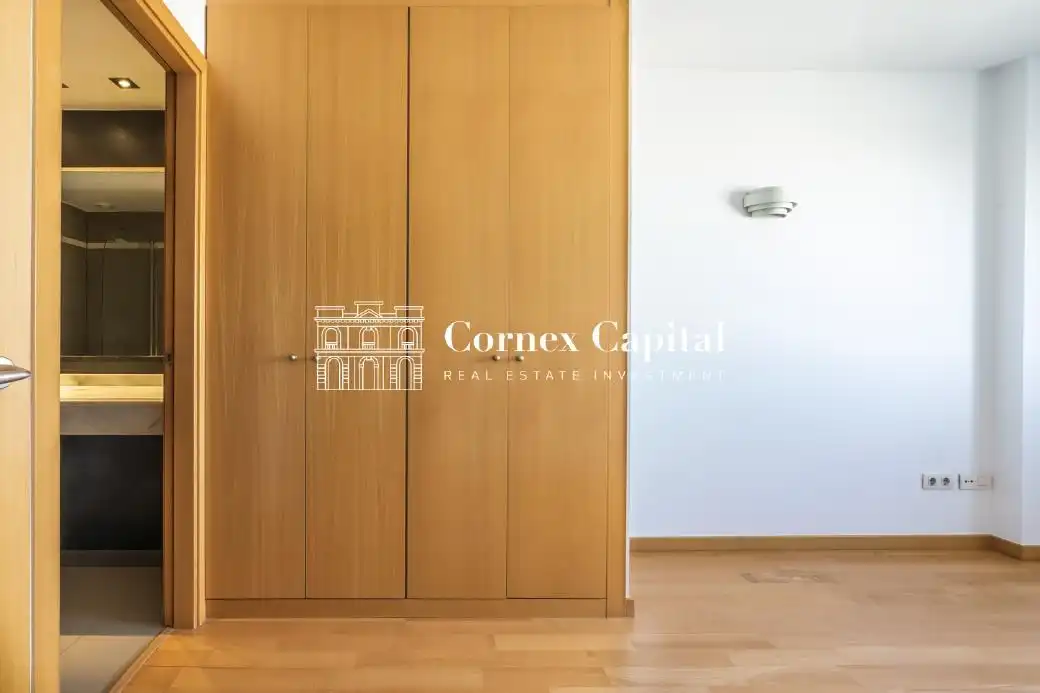Schlafzimmer von Wohnung zum Verkauf in Barcelona mit Klimaanlage, Heizung und Privatgarten