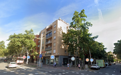 Vista exterior de Local en venda en  Barcelona Capital