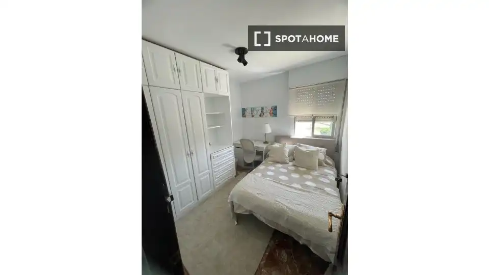 Room in Martiricos - La Roca - La Rosaleda