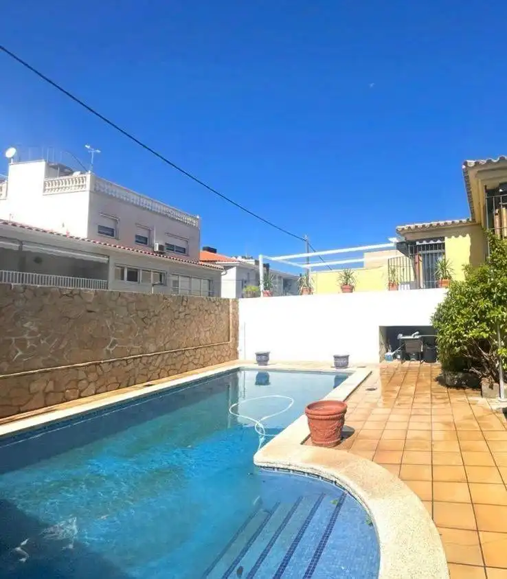 Piscina de Casa o xalet en venda en Llançà amb Aire condicionat, Calefacció i Jardí privat