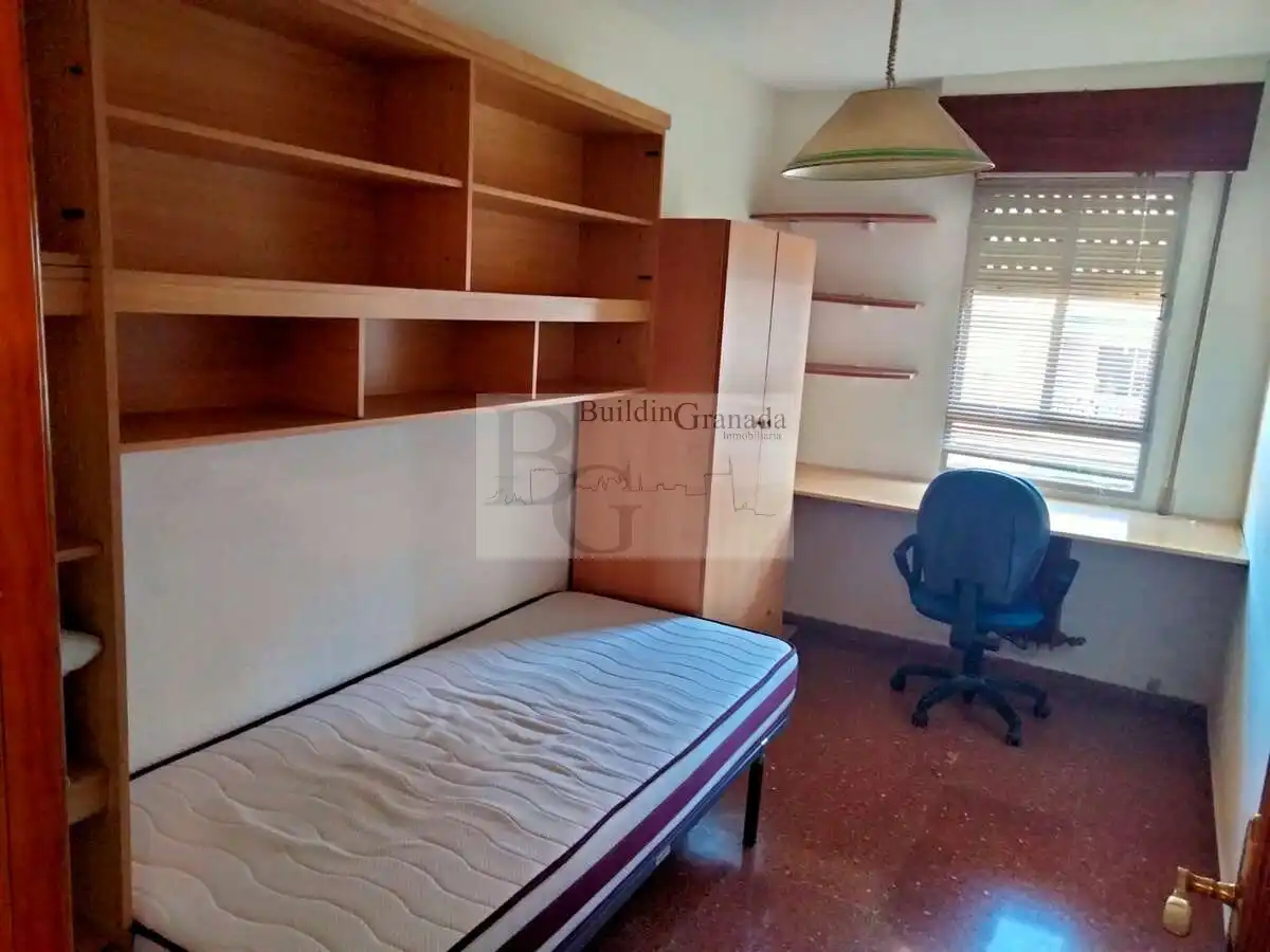 Schlafzimmer von Wohnung zur Miete in Granada mit Heizung, Terrasse und Möbliert
