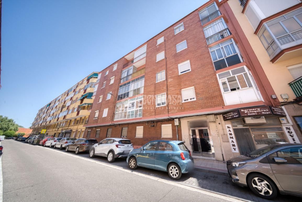 Exterior view of Flat for sale in Valladolid Capital  with Heating and Storage room